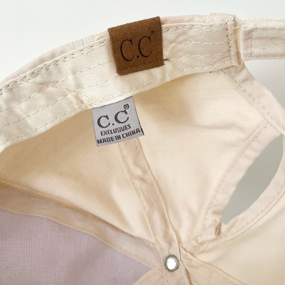 PAISLEY BANDANA COW PONY CAPS BEIGE - Picture 4 of 5